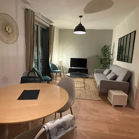 La Madeleine - Spacious, Baby Equipments Apartment *